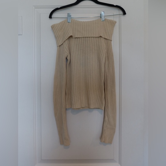 🧚🏻‍♀️Motel Rocks Bow-Back Off The Shoulder Sweater - Picture 2 of 4